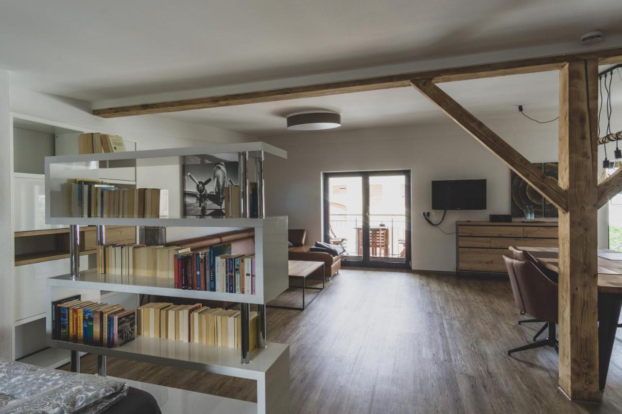Modernes Loft Vor Den Toren Des Chiemgaus Tacherting Exterior photo