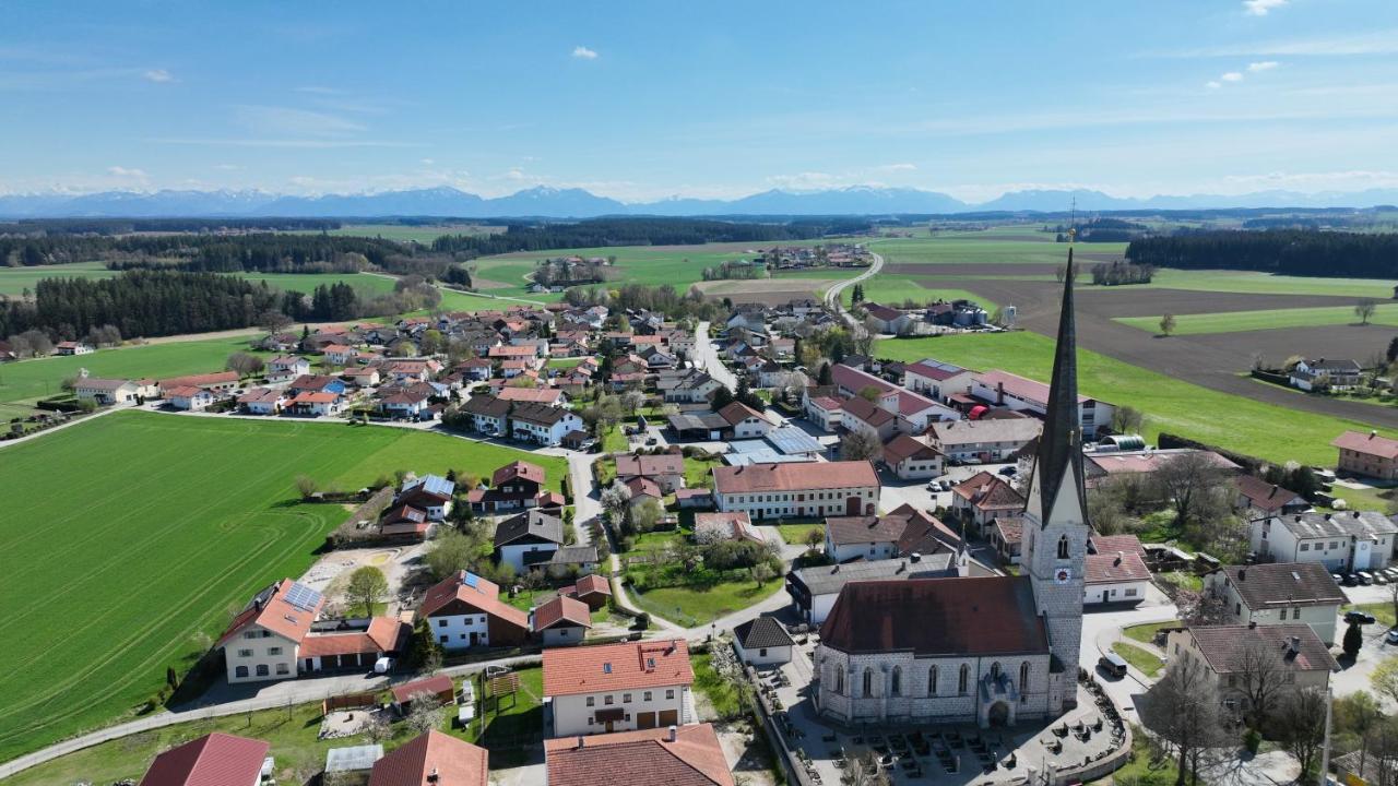 Modernes Loft Vor Den Toren Des Chiemgaus Tacherting Exterior photo